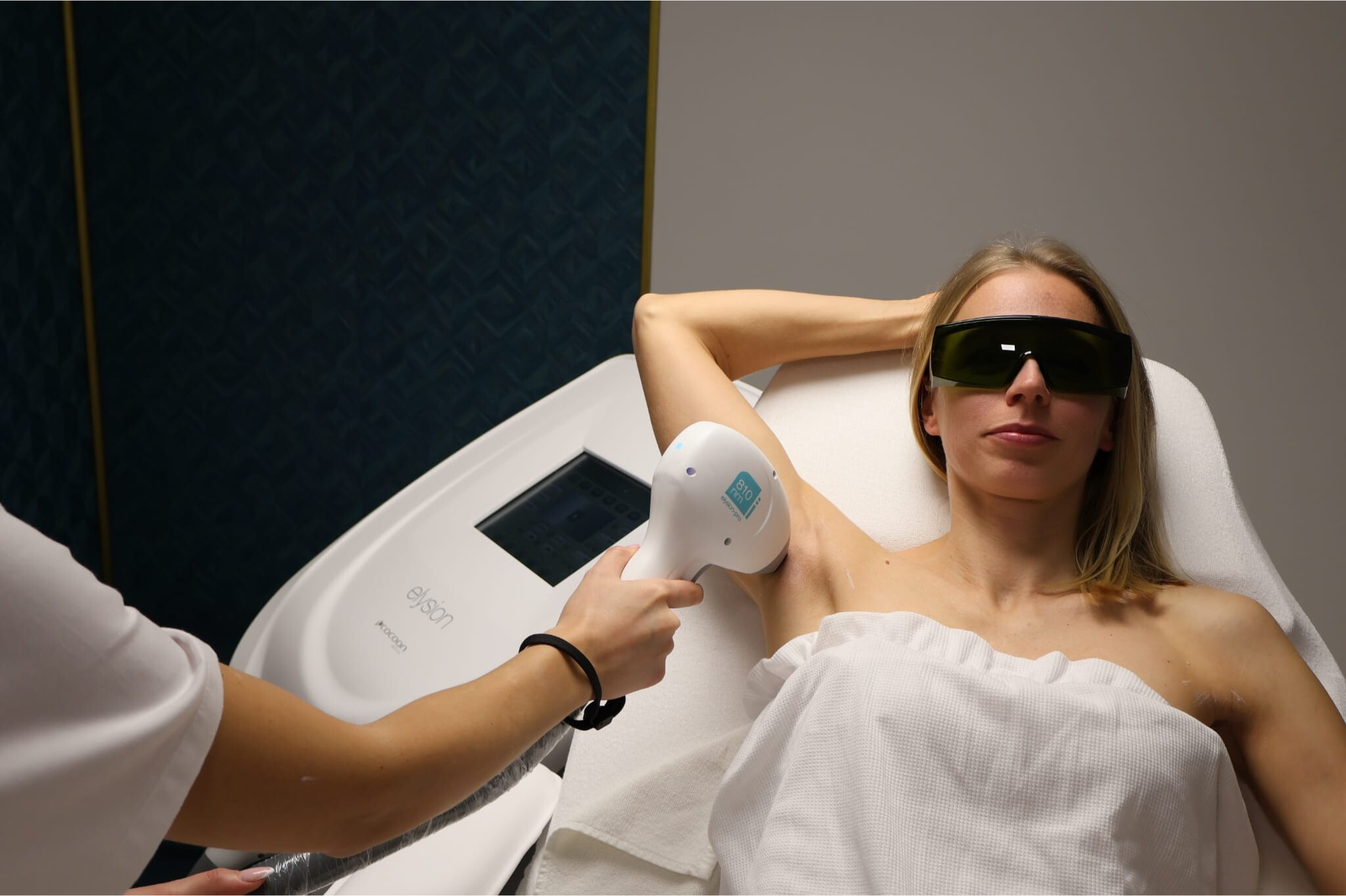 Aniko (2048 x 1365 képpont)