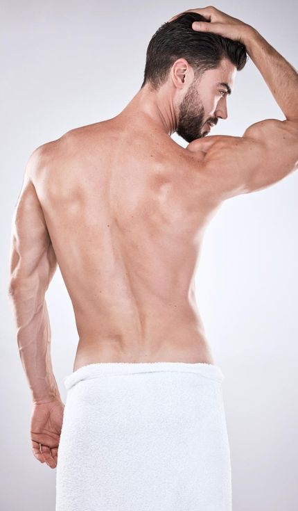 férfi hát szőrtelenítése